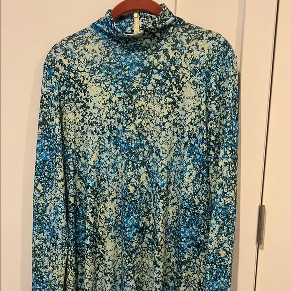 Elegant Blue and White Tuckernuck Women's Dress - Picture 3 of 3